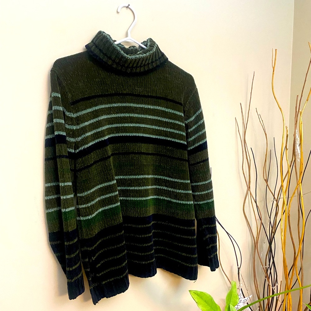 Vintage Jessica Striped Green and Black soft Sweater retro